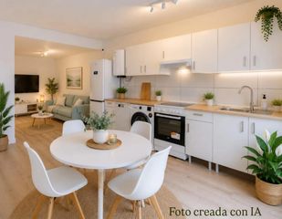 Apartament a Calle de sierrasol 1. Piso en benalmádena centro  con 3 plazas de  parking, ideal inve