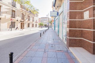 Etagenwohnung in Puerto Deportivo. Pisoconsulta, en el corazón de fuengirola oportunidad de inversi