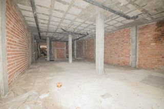 Geschäftsraum in Puerto Deportivo. Amplio local comercial en el corazón de fuengirola