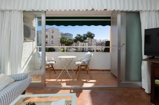 Apartamento en Torreblanca del Sol. Apartamento con terraza y piscina a diez minutos del mar, en tor
