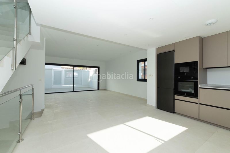 Foto 1bd36d34-a1cf-4fe9-b6db-5f7460878276. Casa adossada amb aparcament piscina a Los Ríos Mijas