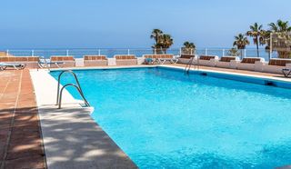 Estudio en Calahonda. Estudio en primera línea de playa con licencia turística activa