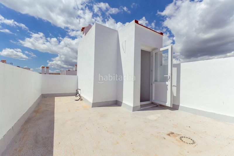 Foto 8d5edf39-489d-479b-8f30-1a1f63081e32. Casa adossada amb aparcament a Campillos