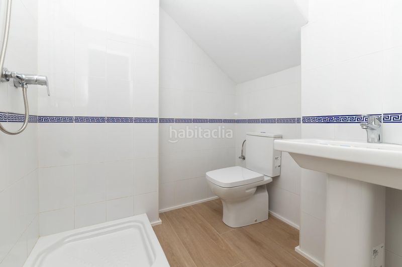 Foto d5419f95-79d1-4c05-aed5-03a7ef0d2e96. Casa adossada amb aparcament a Campillos