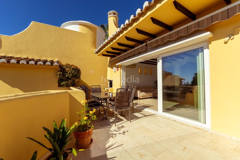 Foto 920be4b1-46f1-4b7b-a3f5-3cb269230d7a. Casa adossada amb aparcament a Calahonda Mijas
