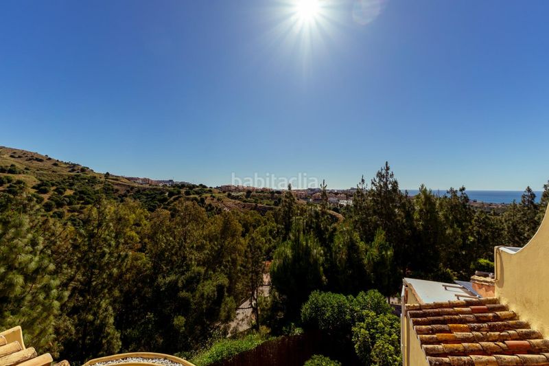 Foto bdd24ae0-fd64-4884-aaa8-62a2242a725f. Casa adossada amb aparcament a Calahonda Mijas
