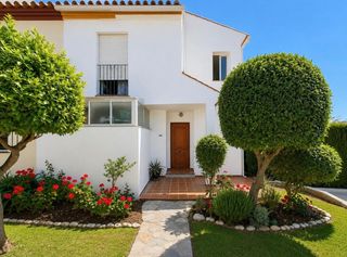 Casa pareada en Nueva Atalaya. Preciosa casa pareada en la mejor zona