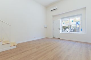 Apartament  Calle de andalucía. Piso reformado a estrenar  1 dormitorio  pleno centro de arroyo