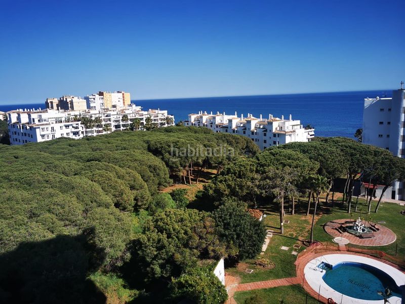 Foto b94744ff-3f0d-47af-b401-66a10575f970. Estudi amb piscina a Río Real Marbella