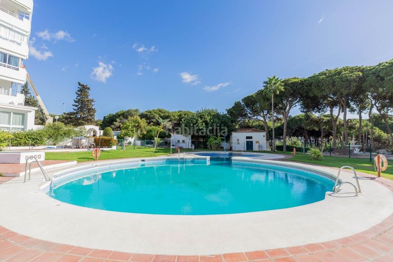 Foto bc36b0e7-4b79-4fe4-82e4-5f8e9540d1a4. Estudi amb piscina a Río Real Marbella