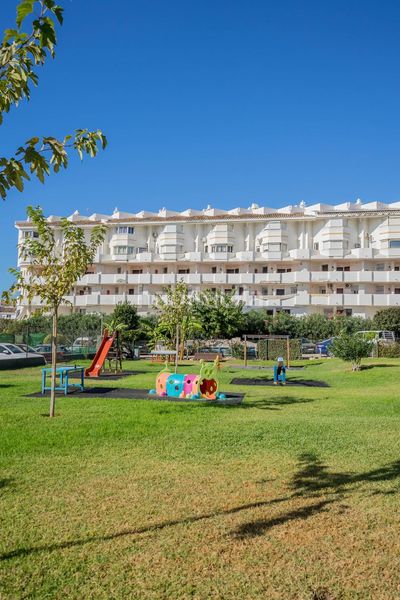 Foto fe290684-10c8-49d3-beef-71c8054af6e6. Estudi amb piscina a Río Real Marbella