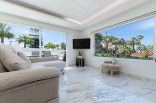 Haus in Riviera del Sol. Villa sunset riviera  oportunidad de inversión única en riviera