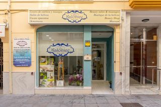 Traspàs Local Comercial  Calle de la cruz. Traspaso centro de estética en fuengirola