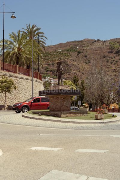 Foto 5910a306-610f-40f3-ab54-bfb8dd7ef5b4. Edifici a Algarrobo pueblo Algarrobo