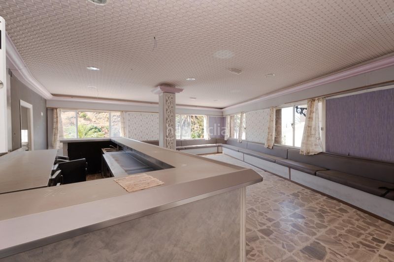 Foto fd86c8b2-2a03-4ced-8e60-1f143f9bac88. Edifici a Algarrobo pueblo Algarrobo