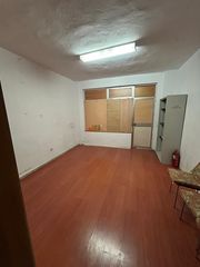 Local Comercial en Divina Pastora. Se venden dos locales en uno, marbella