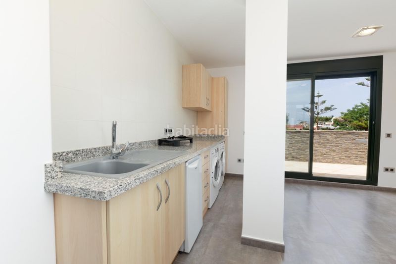 Foto 5a549925-213a-4386-b2ed-b92e78804166. Casa adossada amb aparcament a Cancelada Estepona