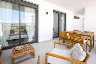 Planta baja en La Cala Mijas. Exclusivo apartamento con jardín privado en calanova golf lujo,