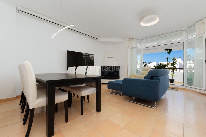 Foto bda1f019-721a-4242-97c1-34a9446bb992. Casa adossada amb calefacció aparcament piscina a Benalmádena