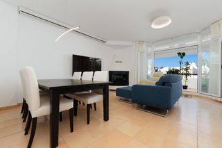 Casa adossada en Torremuelle. Amplio adosado con vistas al mar a 700 m de la playa. torremuell