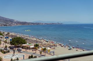 Apartament a Playa de los Boliches. River playa, fuengirola  espectacular apartamento de 4 dormitori