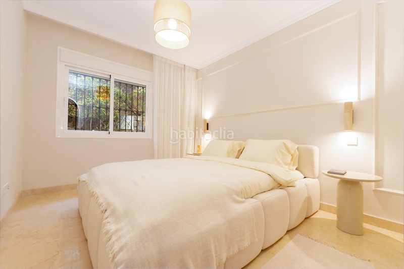 Foto f4ae6a5b-4c0e-4b60-aef4-a7e04091f1bf. Planta baixa amb aparcament a Sierra Blanca Marbella