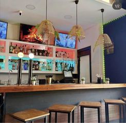 Lloguer Local Comercial a Puerto Deportivo. Traspaso de bar de copas en el puerto deportivo de fuengirola  t