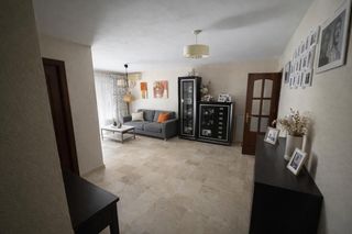 Apartament a Los Árboles. Amplio piso en las lagunas, listo para entrar a vivir.