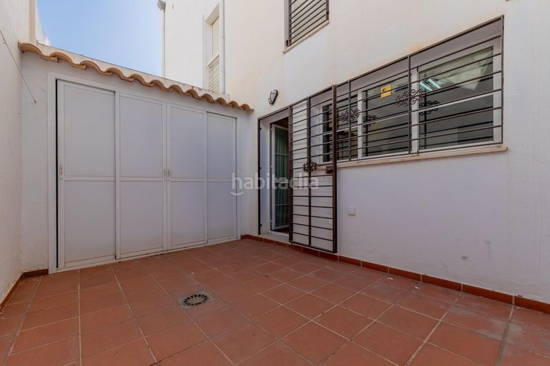 Foto 2e517e97-d4bf-45ca-bf6d-12363e3594ab. Casa adossada amb aparcament piscina a Conde de Ureña Málaga