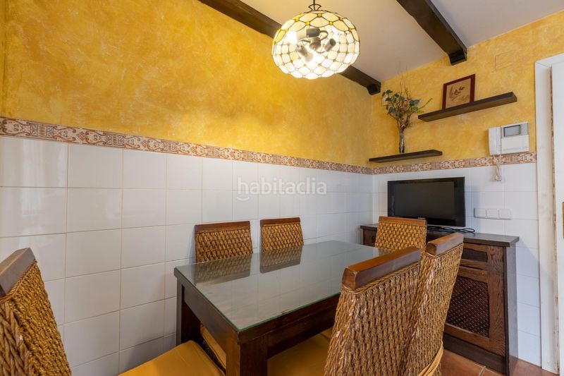 Foto d92eec6a-a623-497a-94f5-a732a44ddf68. Casa adossada amb aparcament piscina a Conde de Ureña Málaga