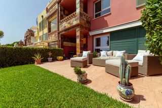 Planta baja en El Higuerón. 3hab, vistas al mar, recién reformado, jardin privado 50m2