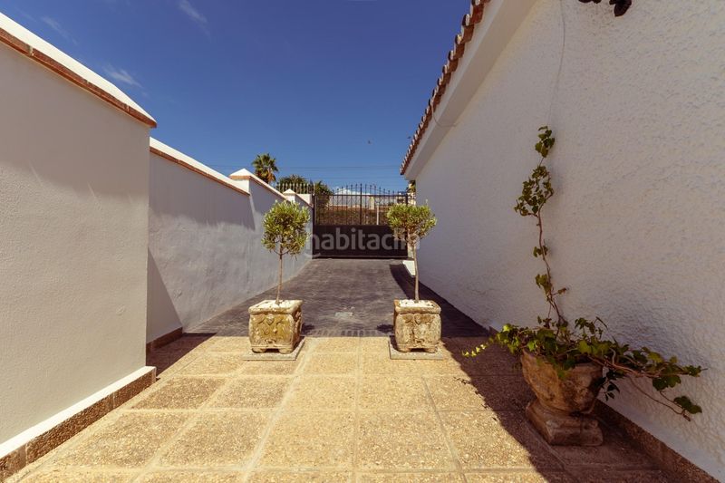 Foto 2900e7f5-4059-4f9e-aa11-6a98b9345709. Chalet with parking pool in Castillo Sohail - Myramar Fuengirola