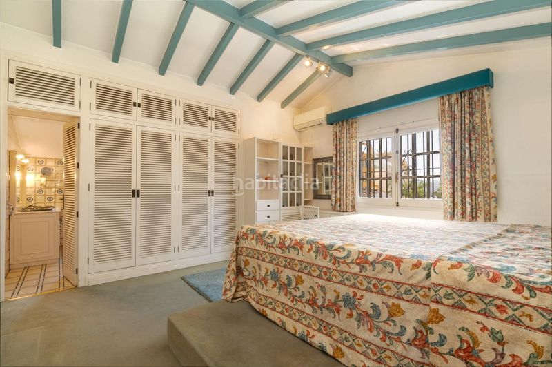 Foto 99a919be-22c9-4146-b3cb-3b32bf282ba4. Chalet with parking pool in Castillo Sohail - Myramar Fuengirola