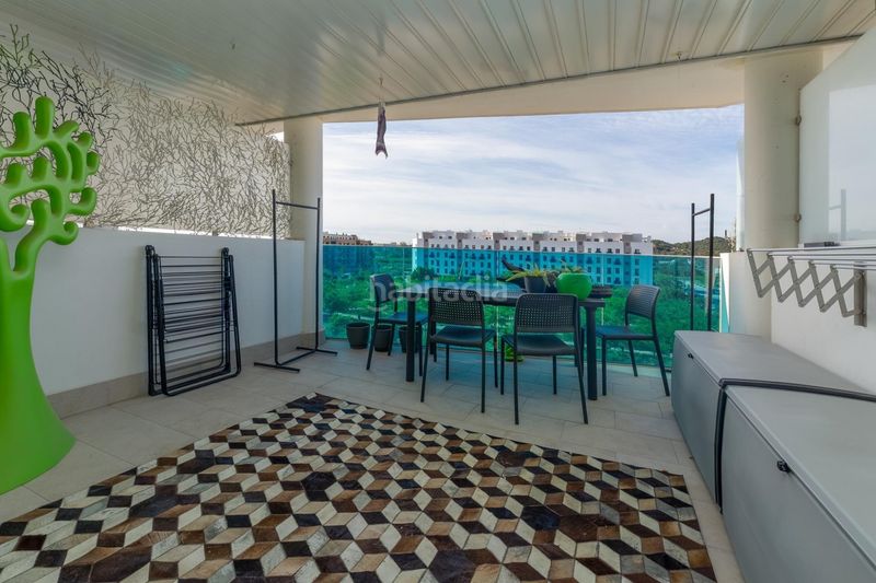 Foto da6a38ce-2519-4378-825b-94354b50a3d5. Apartament amb aparcament piscina a Las Flores Mijas