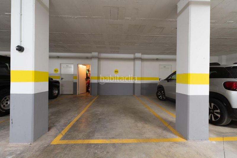 Foto e4eefc37-57a0-4b30-a9b2-8f7232a1bdeb. Apartament amb aparcament piscina a Las Flores Mijas
