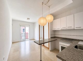 Studio in El Molinillo - Capuchinos. Estudio luminoso en pleno centro de málaga