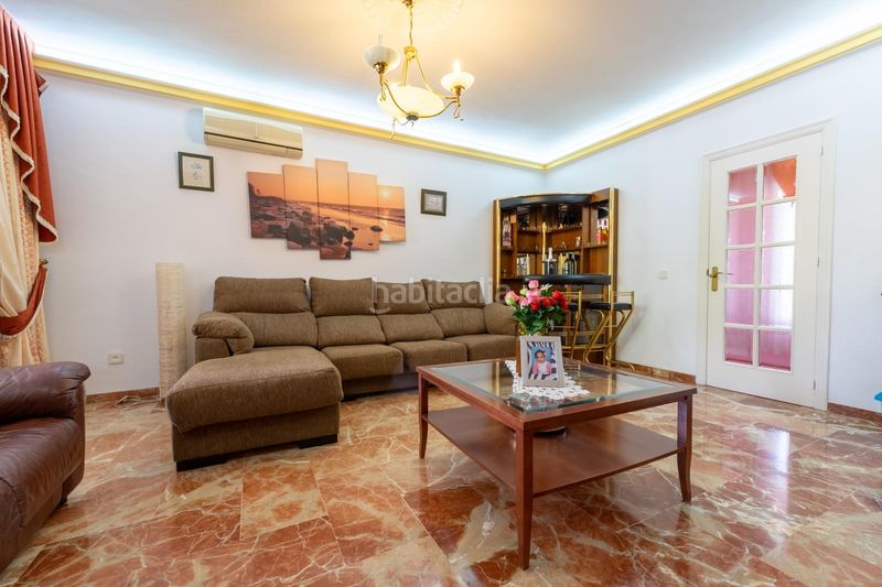 Foto 085b6b26-8543-488a-a014-c24fc6f7cca3. Casa aparellada amb aparcament a Manantiales - Lagar - Cortijo Alhaurín de la Torre
