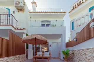 Casa adossada a Campo de Mijas. Casa adosada con vistas panorámicas al mar y fuengirola.