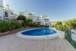 Casa a schiera in Campo de Mijas. Casa adosada reformada con vistas panorámicas al mar y fuengirol