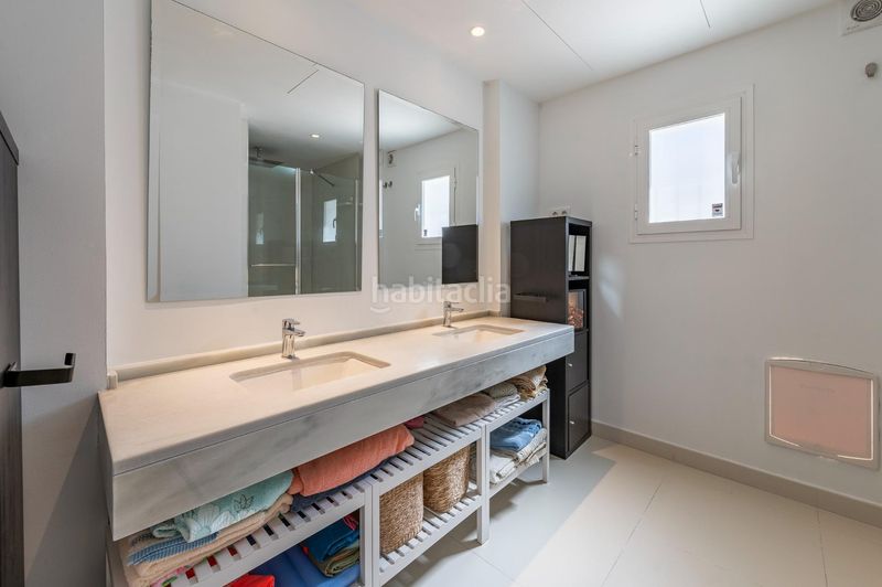 Foto cad137c6-6364-4720-add5-c6bb8a3cc337. Casa amb calefacció aparcament piscina a Torremuelle Benalmádena