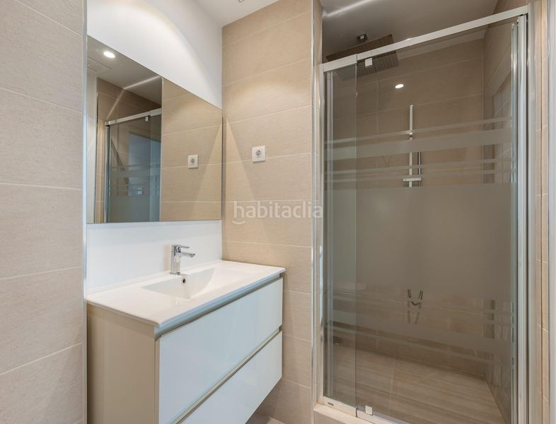 Foto f35ef35e-de8b-47b5-ace6-1fd099c40c46. Casa amb calefacció aparcament piscina a Torremuelle Benalmádena
