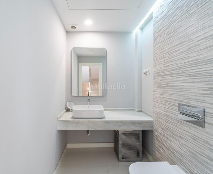 Foto fab15ade-f8e2-4935-8bfb-bb4ad6144e89. Casa amb calefacció aparcament piscina a Torremuelle Benalmádena