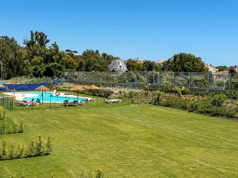 Foto f5b38d51-b53c-4856-ba12-59c099b6ab55. Alquiler apartamento  a pasos de la playa, costa en Casares
