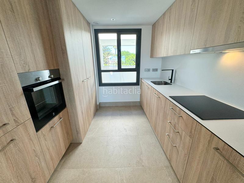 Foto 8d26ac73-cc9d-4972-a4be-3af490b0793a. Rent apartment with heating parking pool in marina de Casares Casares