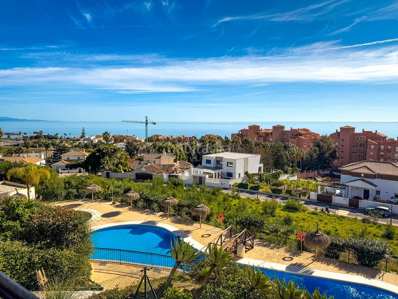 Foto db3e0c5b-8cab-43c8-a00b-370ae82391e0. Apartament amb calefacció aparcament piscina a El Castillo Manilva