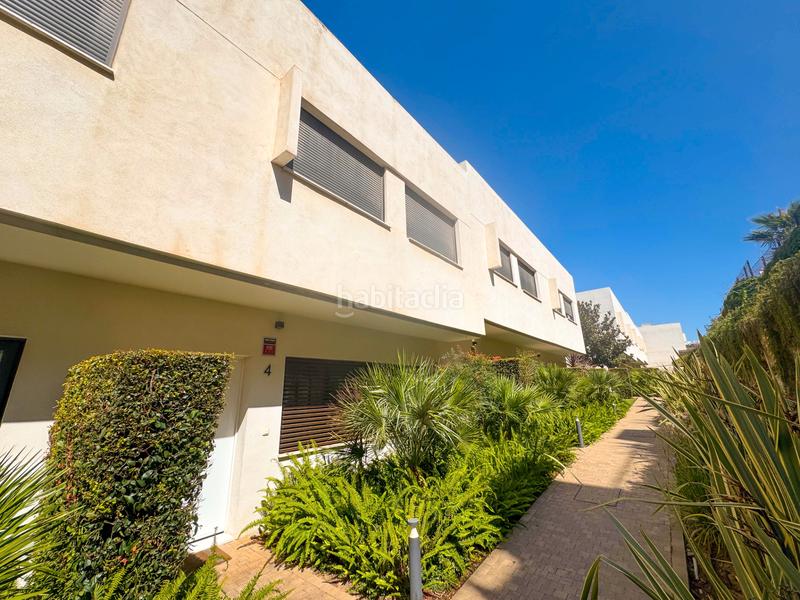 Foto 466821fa-097b-4203-99f6-dd339321945d. Casa adossada amb calefacció aparcament piscina a Manilva