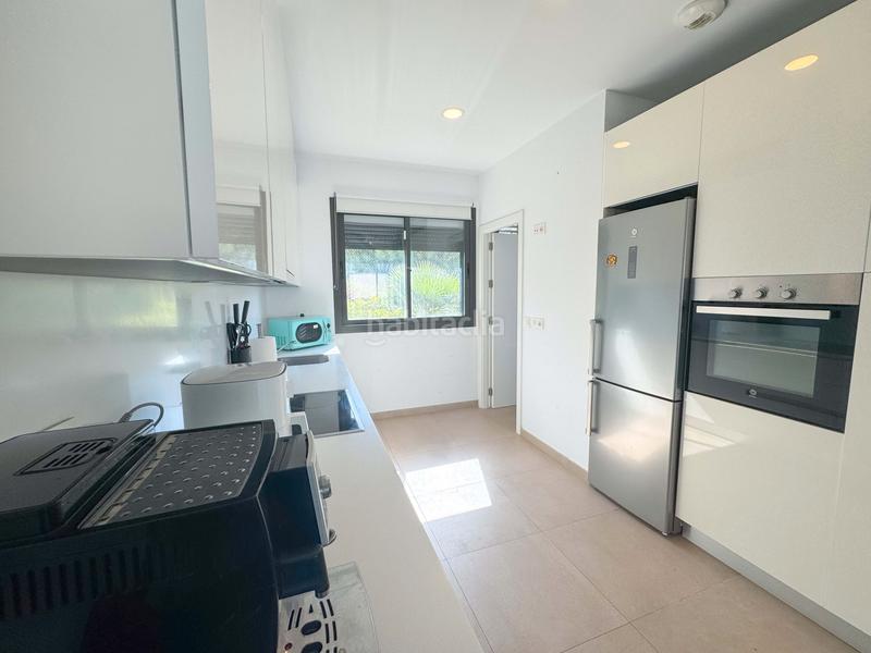 Foto 483b0bdf-ae3b-4bc4-8a7f-0515794aefc3. Casa adossada amb calefacció aparcament piscina a Manilva