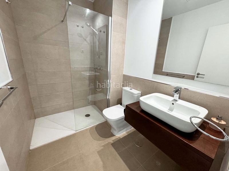 Foto 937cd0a7-484c-4dc5-862f-42f0a57bd095. Casa adossada amb calefacció aparcament piscina a Manilva