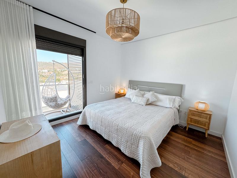 Foto 992cf9d7-6878-4f2f-a231-88031803a9a1. Casa adossada amb calefacció aparcament piscina a Manilva