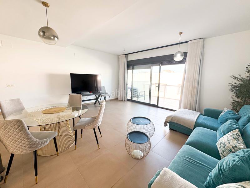 Foto 9a714f7c-60fc-419f-a64c-e0bed1e9005d. Casa adossada amb calefacció aparcament piscina a Manilva